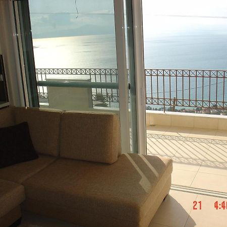 Verga First Floor Apartment 외부 사진
