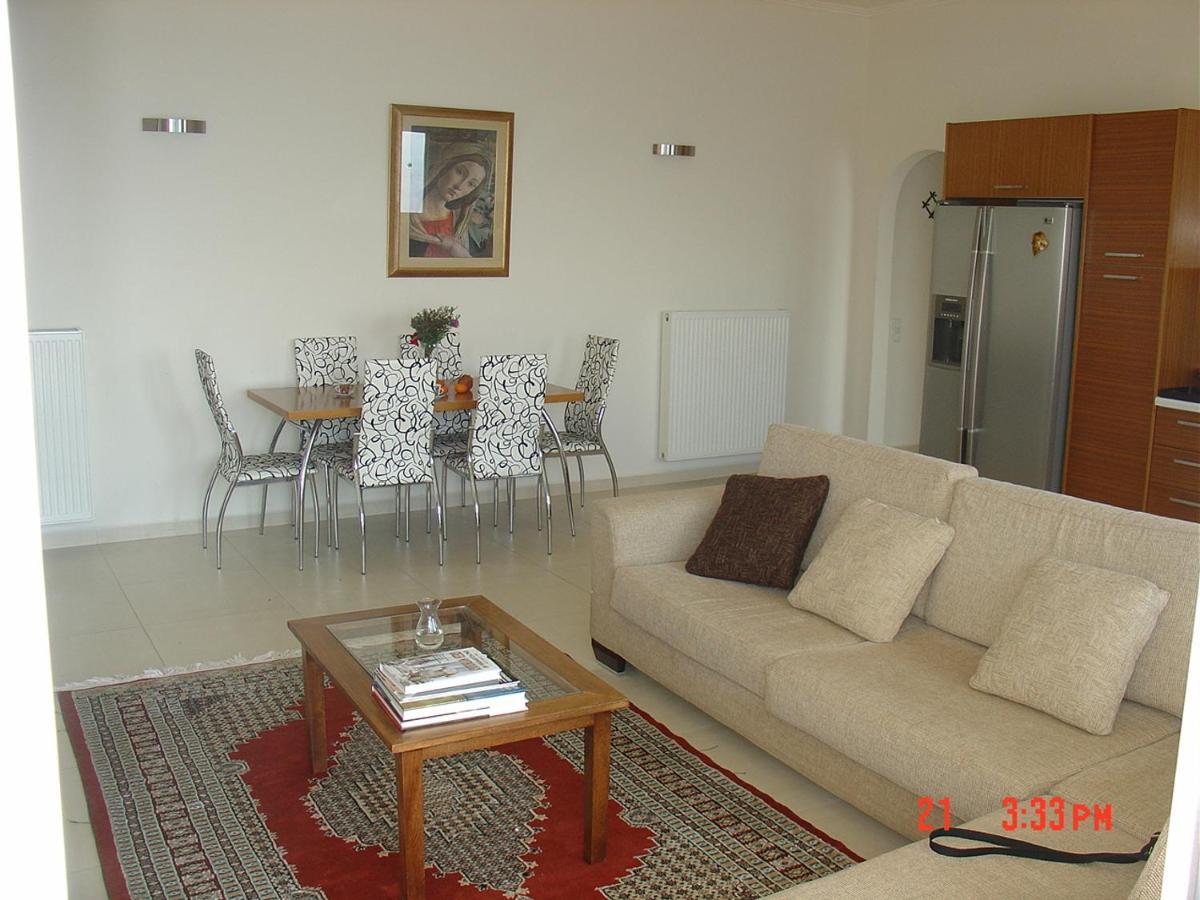Verga First Floor Apartment 외부 사진
